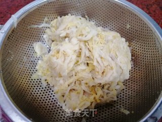 酸菜豬肉燉粉條的做法步驟：1