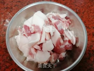 酸菜豬肉燉粉條的做法步驟：2