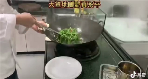后疫情時代，直播或成廚師出路？