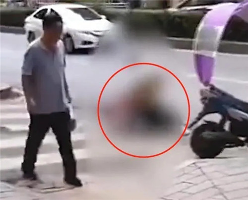 “要錢沒有，你敢殺我呀？”遵義一員工討薪不成被老板激怒，當街捅死對方后自殺！