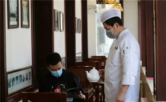 面對疫情，鍋包肉傳人鄭樹國是如何積極自救的？