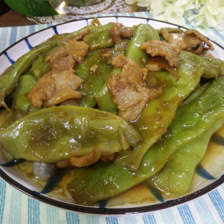 五花肉燉東北油豆