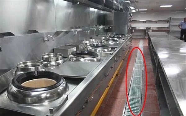 “廚師向炒菜鍋吐口水”一事，涉事廚師真的把口水吐進(jìn)鍋里了嗎？