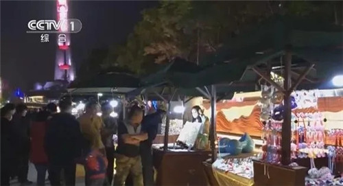 活久見！“地攤經濟”放開后，城管竟然打電話喊小販去擺攤！
