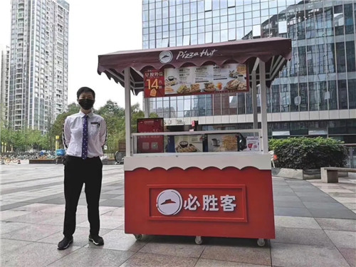 活久見！“地攤經濟”放開后，城管竟然打電話喊小販去擺攤！