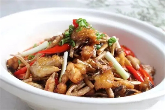【酒樓菜】茶菇砂鍋雞
