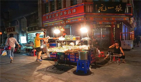 一線城市突然對地?cái)傉f“不”，這對于失業(yè)廚師來說，意味著什么？