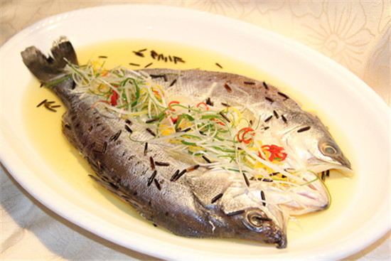 六月吃什么？時令海鱸魚最鮮！一文教你如何分辨海鱸魚與淡水鱸魚！