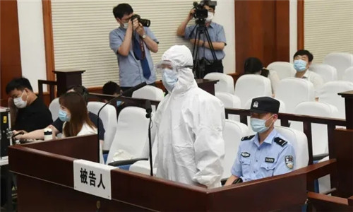 明知有毒，仍輕信自己手藝！上海一男子吃成植物人，廚師被判刑！