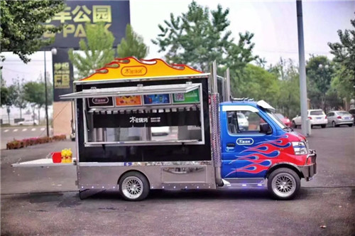 活久見！“地攤經濟”放開后，城管竟然打電話喊小販去擺攤！
