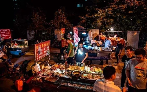 “路邊攤”再現街頭！“煙火氣”回歸城市！多地政府正在為“地攤經濟”松綁了！