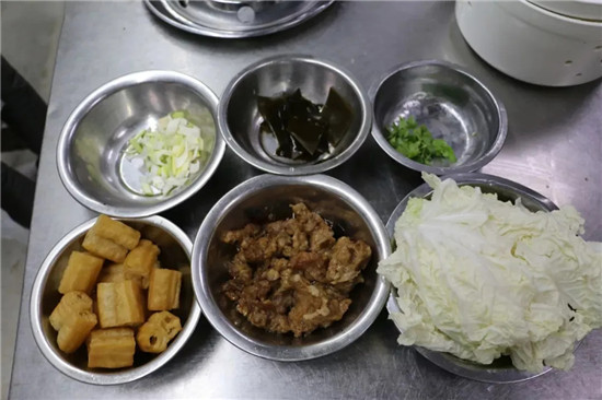 【家常菜】老碗酥肉燴油條