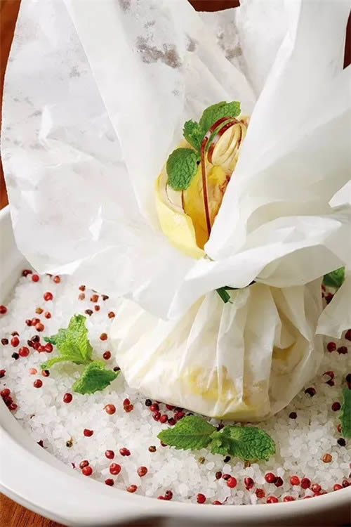 【新派粵菜】紅胡椒鹽焗湛江雞