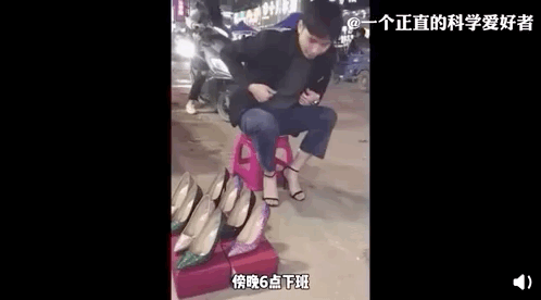 為了給未婚妻安穩的生活，24歲失業廚師鼓起勇氣去擺攤……