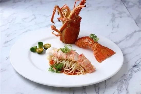 【創(chuàng)新菜】魚香龍蝦配堿水面條