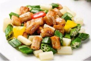 藕尖秋葵炒豬爽肉