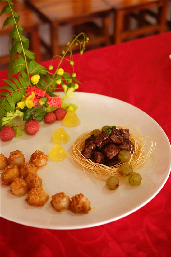 用荔枝做菜，能做出什么美味又消暑的菜品？快來看看粵廚給出的答卷！