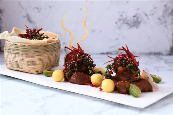 【創新菜】鮮椒煎烹一口牛拼蜜汁乳餅球