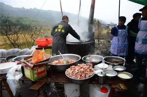 中烹?yún)f(xié)發(fā)布上半年餐飲業(yè)復(fù)工復(fù)業(yè)報(bào)告：大部分餐企經(jīng)營(yíng)已恢復(fù)70%-80%