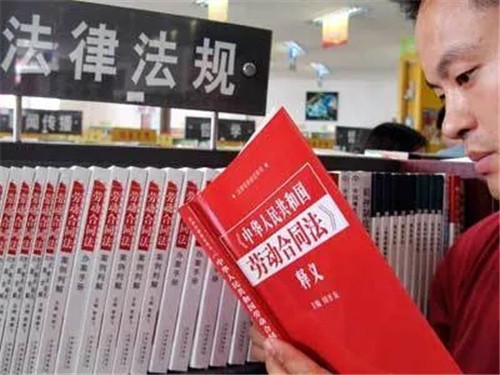 廚師須知！不簽勞動合同，可索賠11個月雙倍工資！律師：有這規(guī)定！