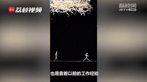 超硬核！廚師用自制迷你廚房制作迷你菜，爆紅網絡！
