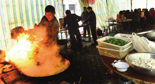 深圳大廚17年秘制乳鴿：一天賣出過7000多只