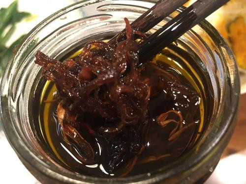 如何正確保存云南鮮菌的美味？當(dāng)?shù)厝藗鹘y(tǒng)做法是這樣的，濃香四溢