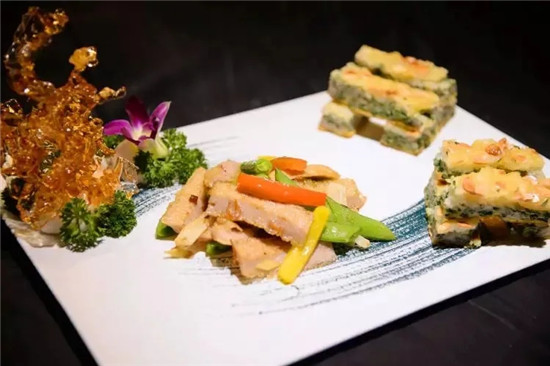 【酒樓菜】杏香鍋粘拼魚松