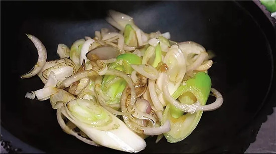 【江湖菜】干鍋牛蛙