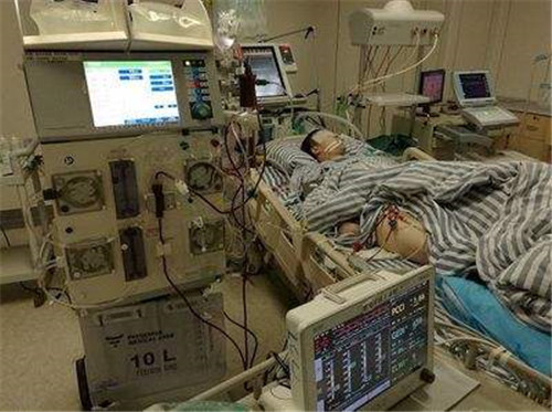 廚師人臉識別方能入廚房、AI識別不規(guī)范行為……升級版“明廚亮灶”首亮相！