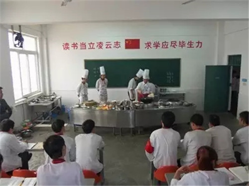 一廚師學(xué)校被曝黑幕：花3000元報(bào)名，就能買到高級廚師證