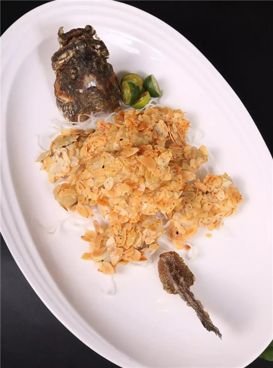 【粵菜】杏仁焗青斑