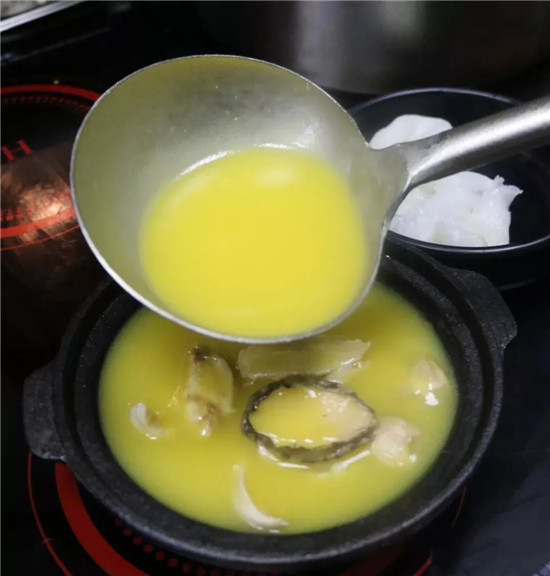 【粵菜】招牌花膠雞