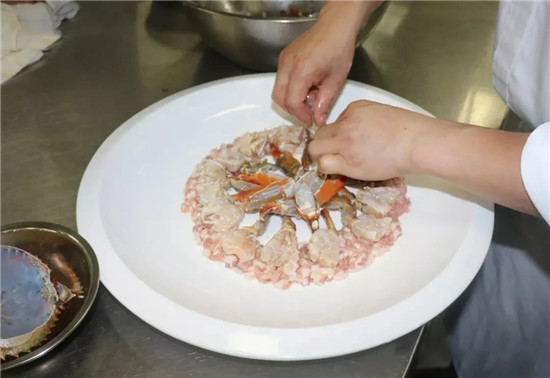 【酒樓菜】糟骨頭蒸膏蟹