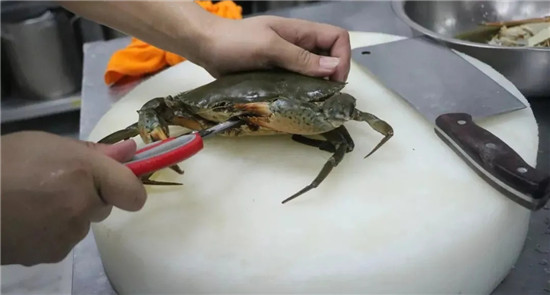 【酒樓菜】糟骨頭蒸膏蟹