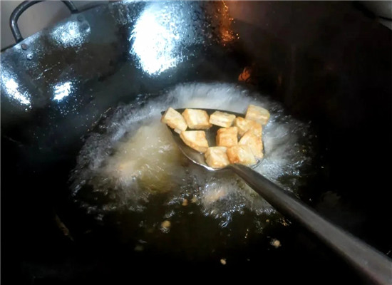 【粵菜】桂花臘腸炒酥藕