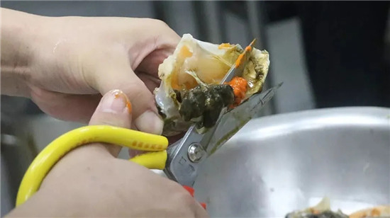 【酒樓菜】糟骨頭蒸膏蟹