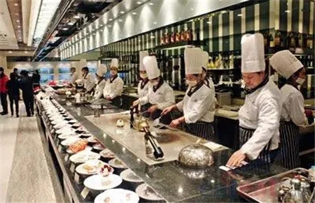 餐廳節日只賣套餐，食客非要單點還曝光餐廳！廚師：滾犢子！