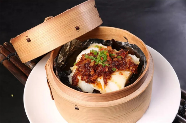 【酒店菜】荷香小籠蒸鱈魚