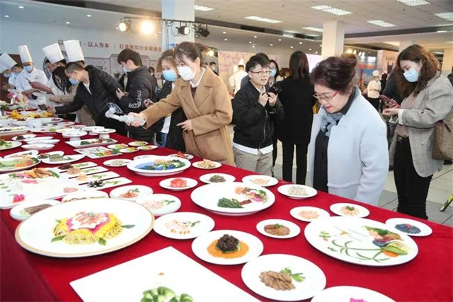 為培育優秀“魯菜師傅”，青島舉辦廚藝大賽，以賽選才，促進就業