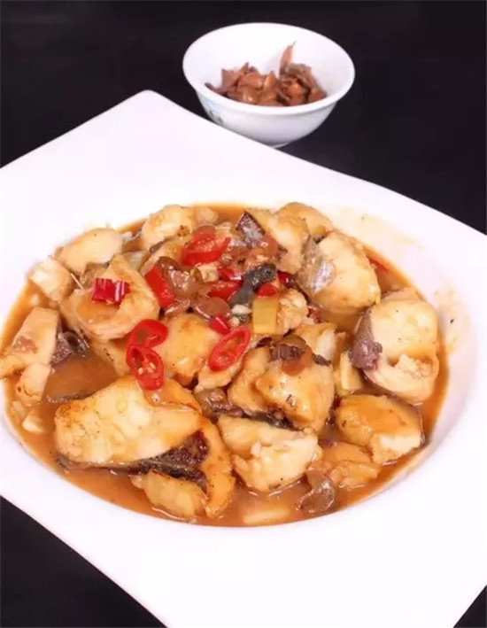 【家常菜】山黃皮燜魚