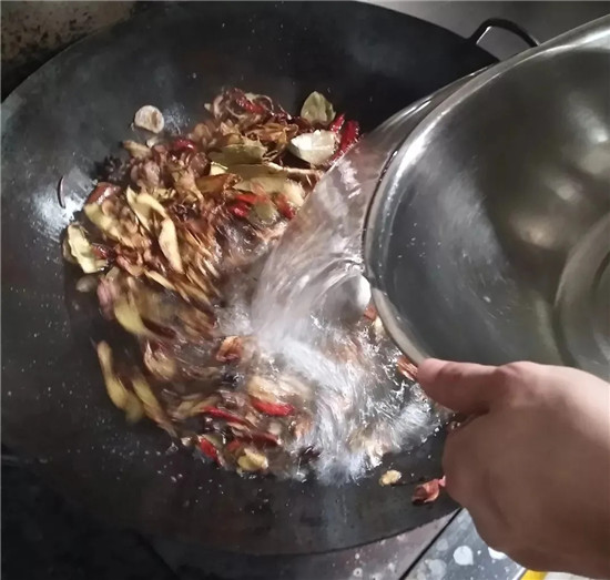 【粵菜】招牌三杯豬手