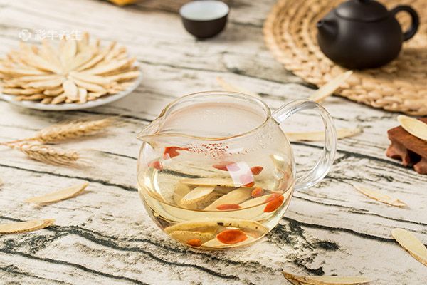 黃芪可以每天泡水喝嗎 黃芪泡水喝應(yīng)該注意什么