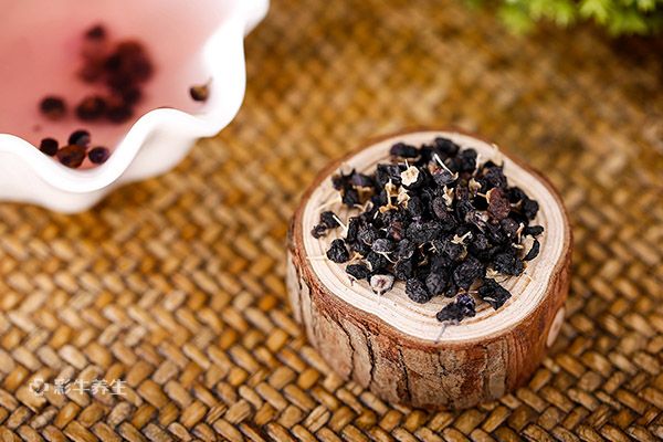 黑枸杞可以泡酒嗎 黑枸杞泡酒的功效與作用