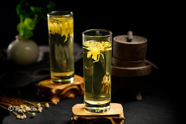 菊花泡水喝的禁忌 菊花泡水喝有哪些注意事項