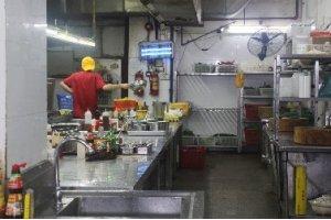 廚師誤用烘焙堿擺盤，食客以為是海鹽直接食用，結果……