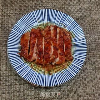 黑椒雞腿肉番茄烏冬面的做法步驟：1