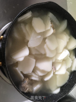 排骨蘿卜湯年糕的做法步驟：4