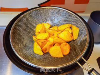拔絲紅薯的做法步驟：5