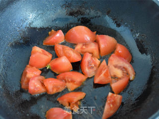 黑蒜番茄牛肉湯的做法步驟：5